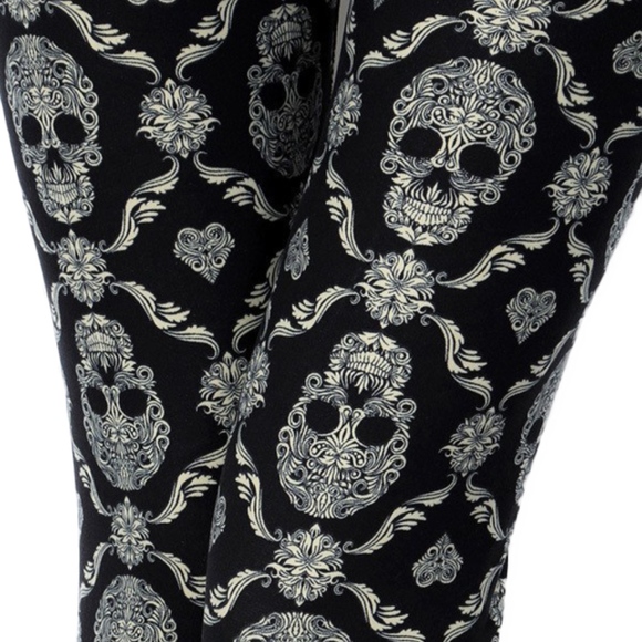 Searra Pants - NWT!  1 Left!!!Halloween Skull Legging Size:10-20